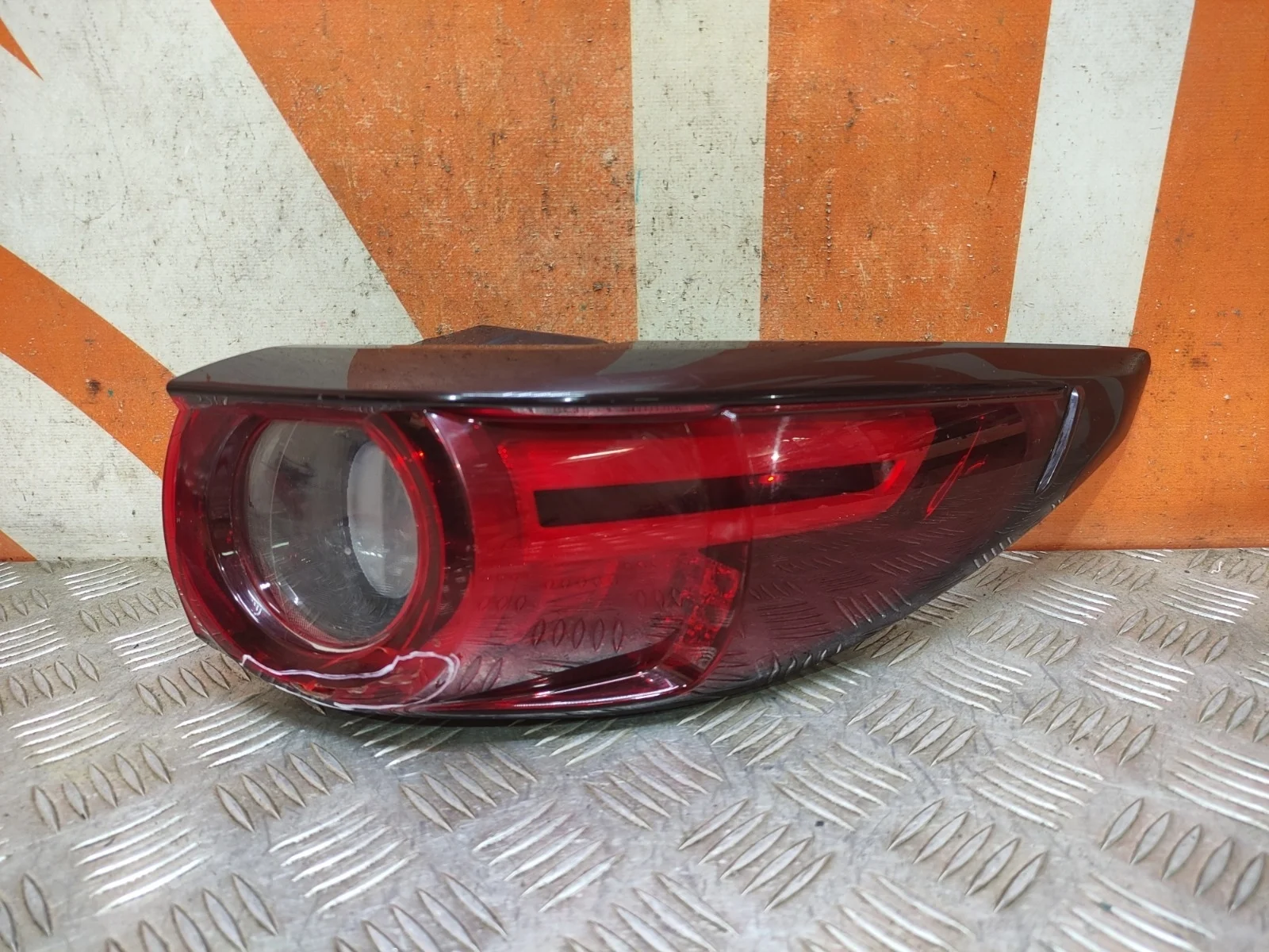 Фонарь внешний Mazda CX-5 2017-нв