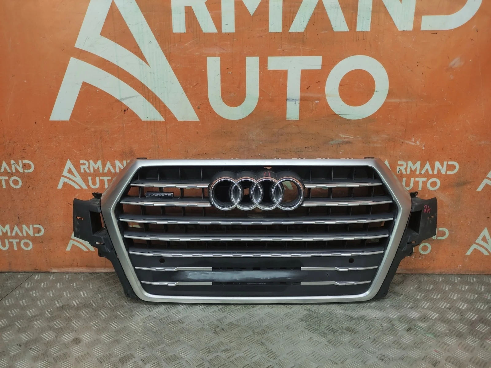 Решетка радиатора audi Q7 2015-2020 4M