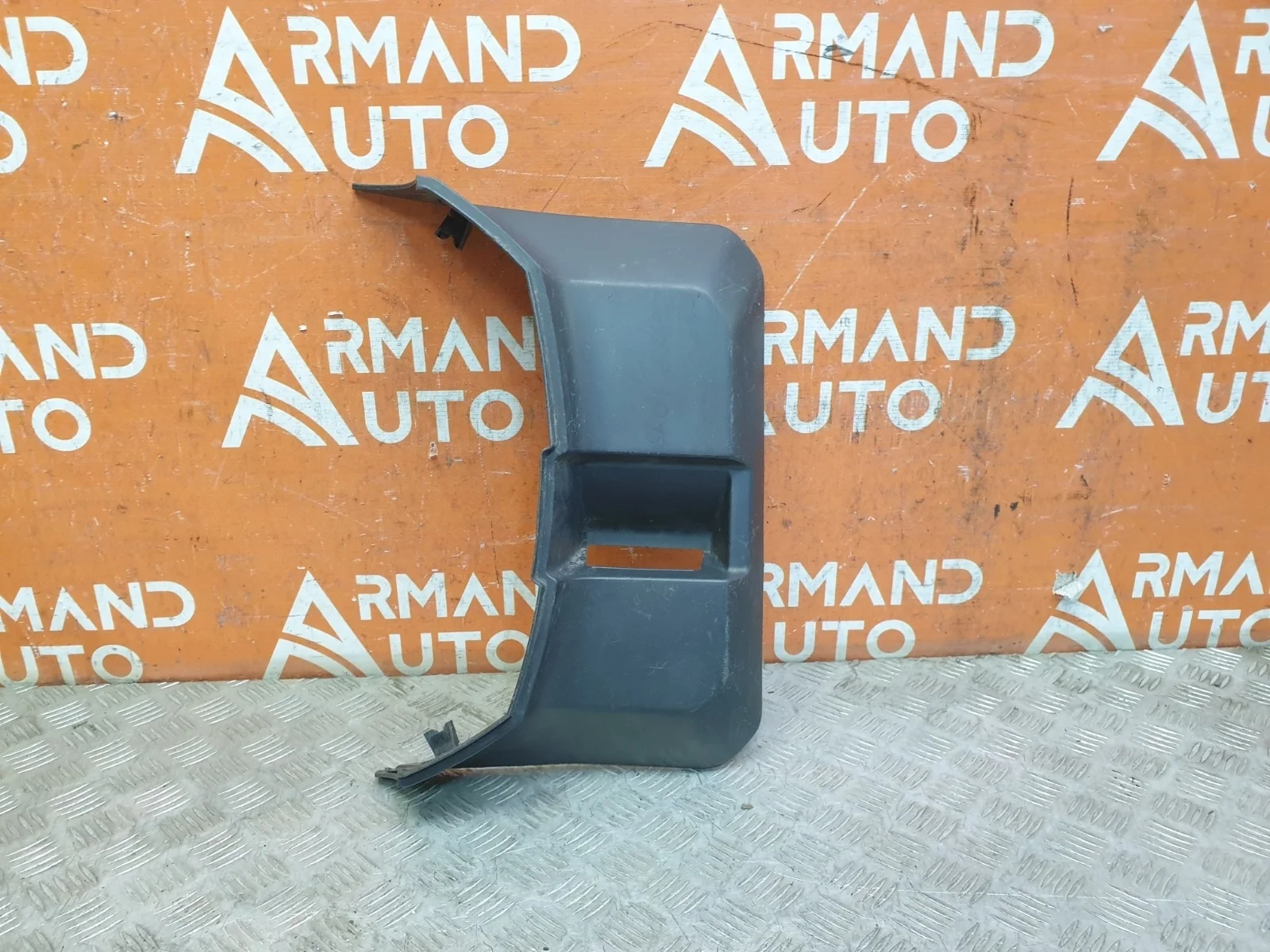 Накладка двери багажника Mitsubishi Pajero 2006-нв 4