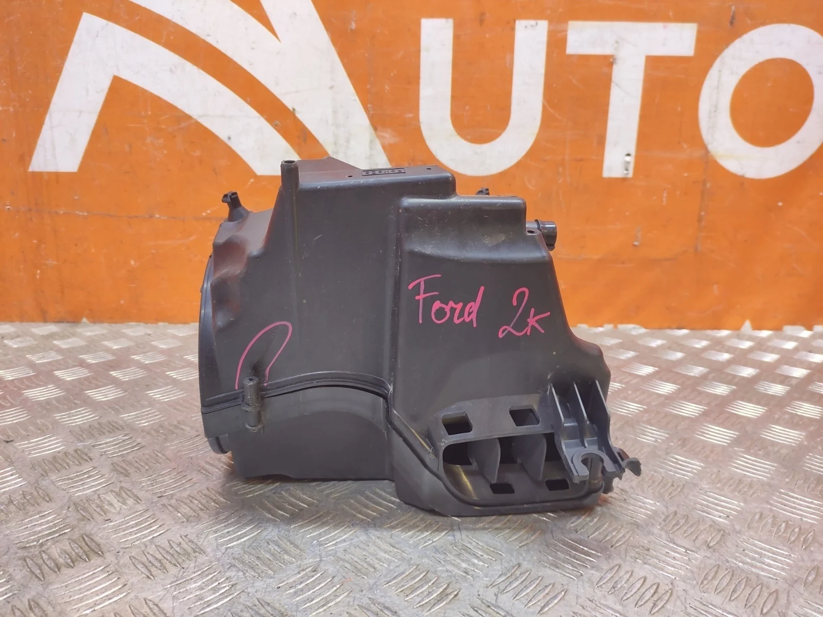 Корпус воздушного фильтра Ford Focus 2011-2019 3