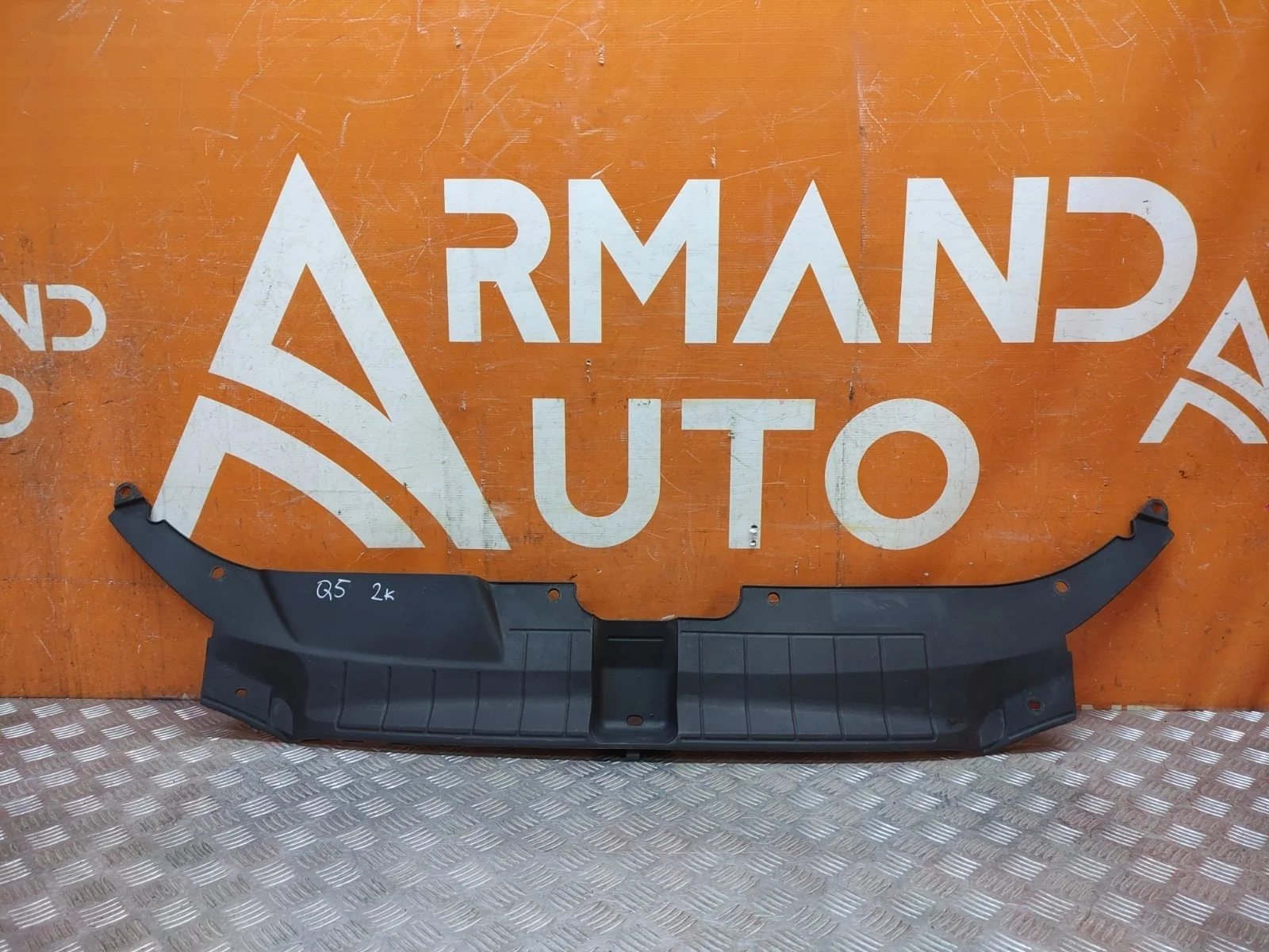 Кожух замка капота Audi Q5 2008-2012 8R