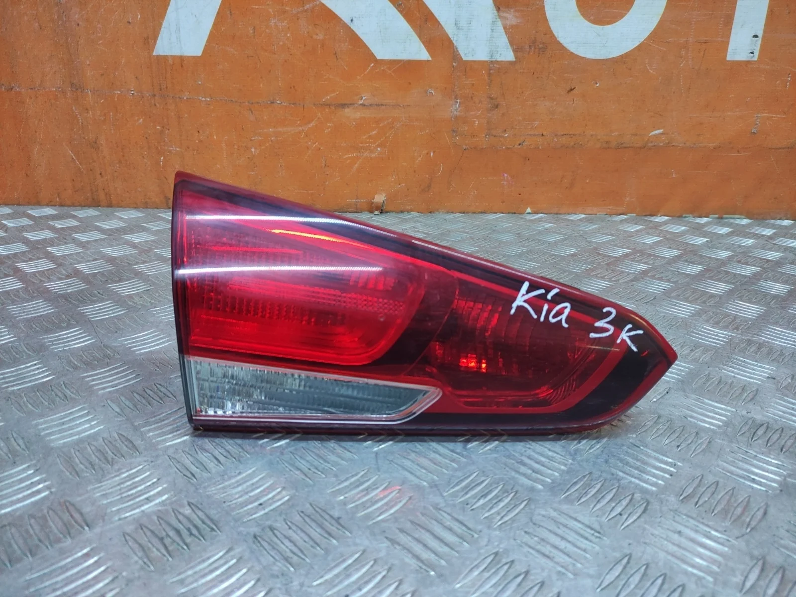 Фонарь внутренний KIA Cerato 2016-2019 3