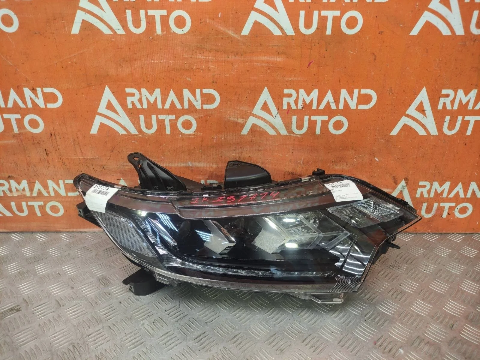 Фара Mitsubishi Outlander 2018-нв 3