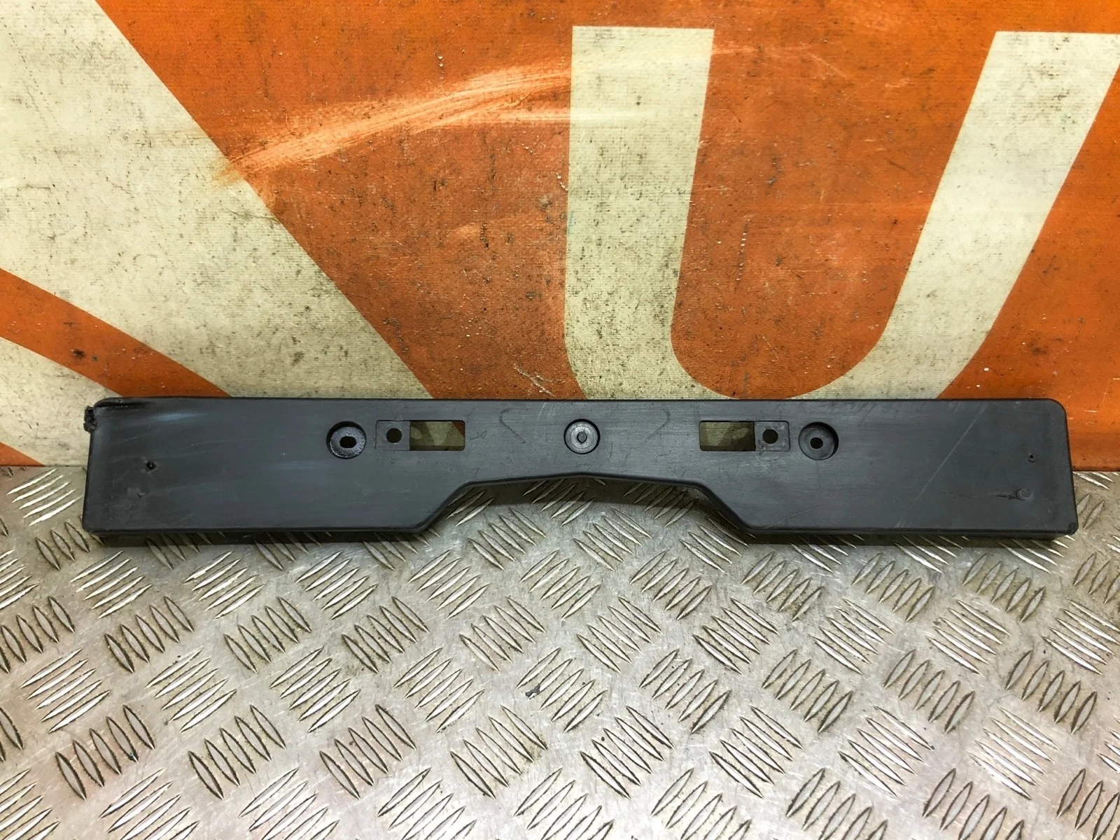 Площадка под гос номер Toyota RAV4 2015-2019 CA40