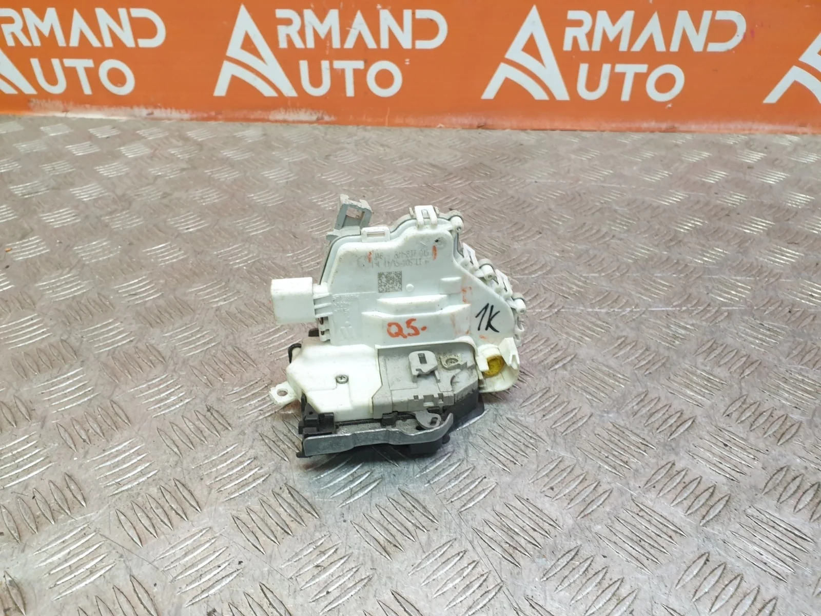 Замок двери Audi A6 2011-2018 4 C7