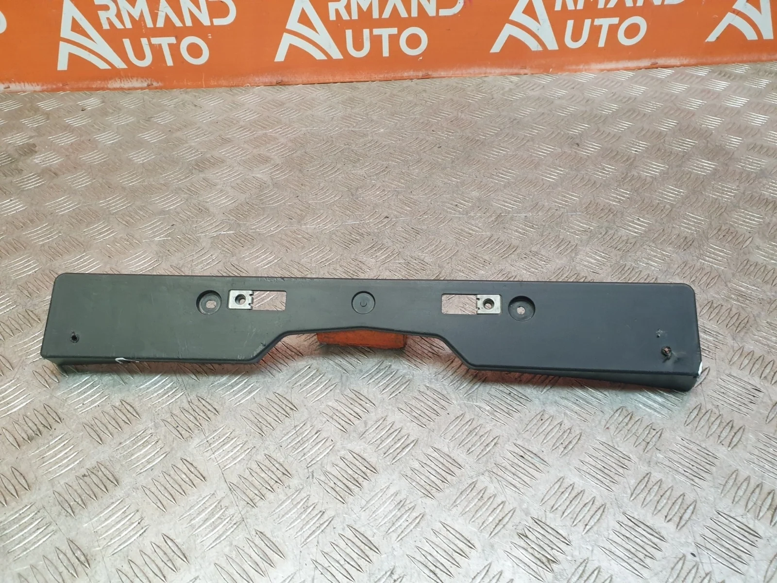 Площадка под гос номер Toyota RAV4 2015-2019 CA40