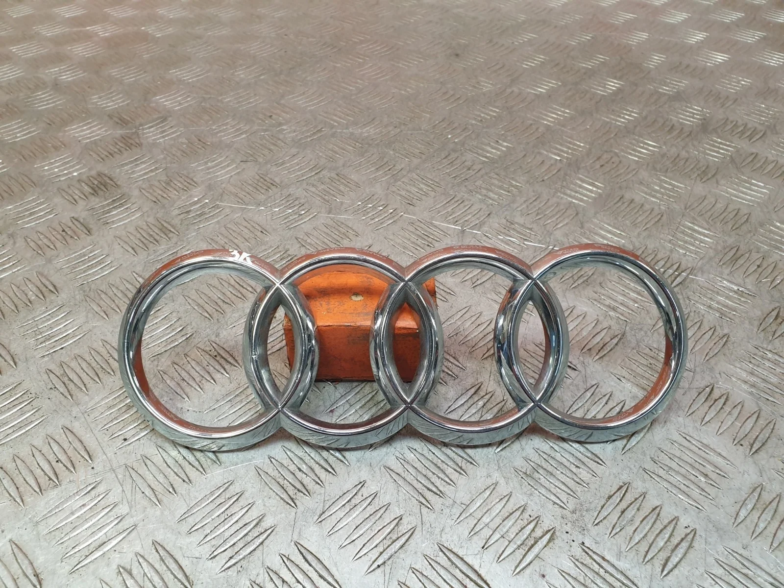 Эмблема Audi Q3 2011-2018 8U
