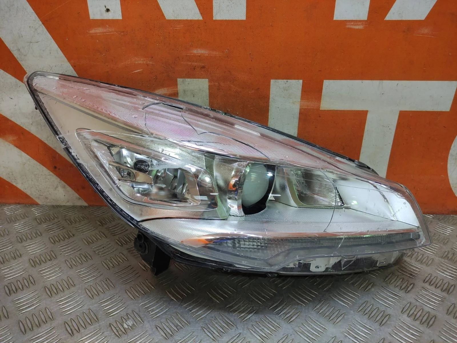 Фара FORD KUGA 2012-2016 CBS