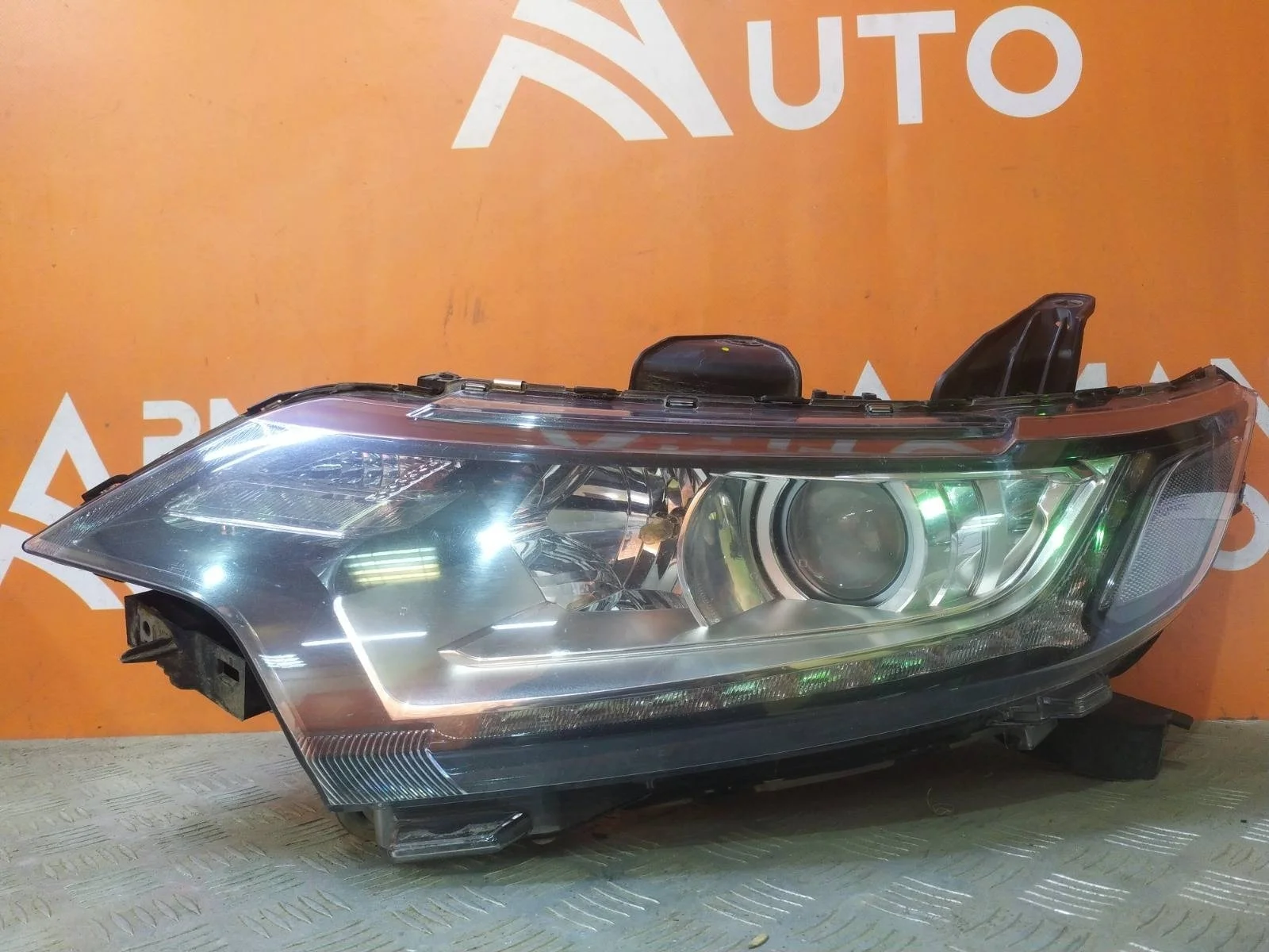 Фара Mitsubishi Outlander 2015-нв 3