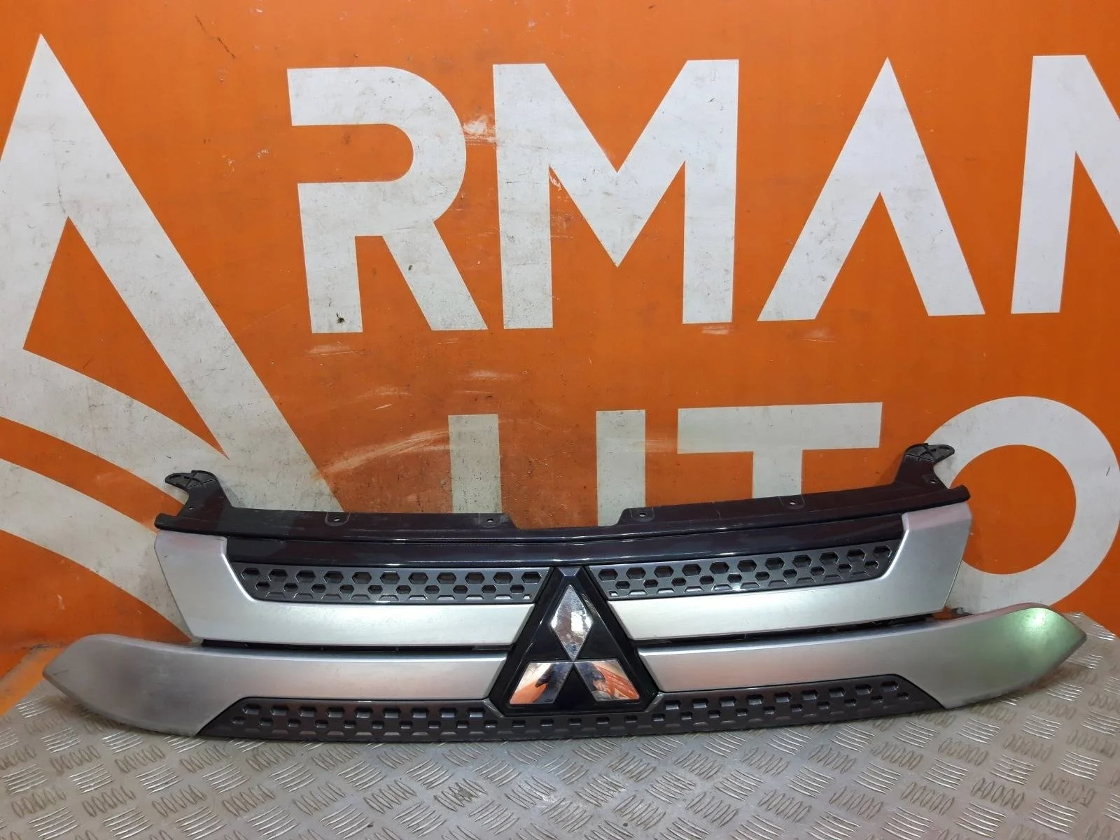 Решетка радиатора MItsubishi Outlander 2018-нв 3