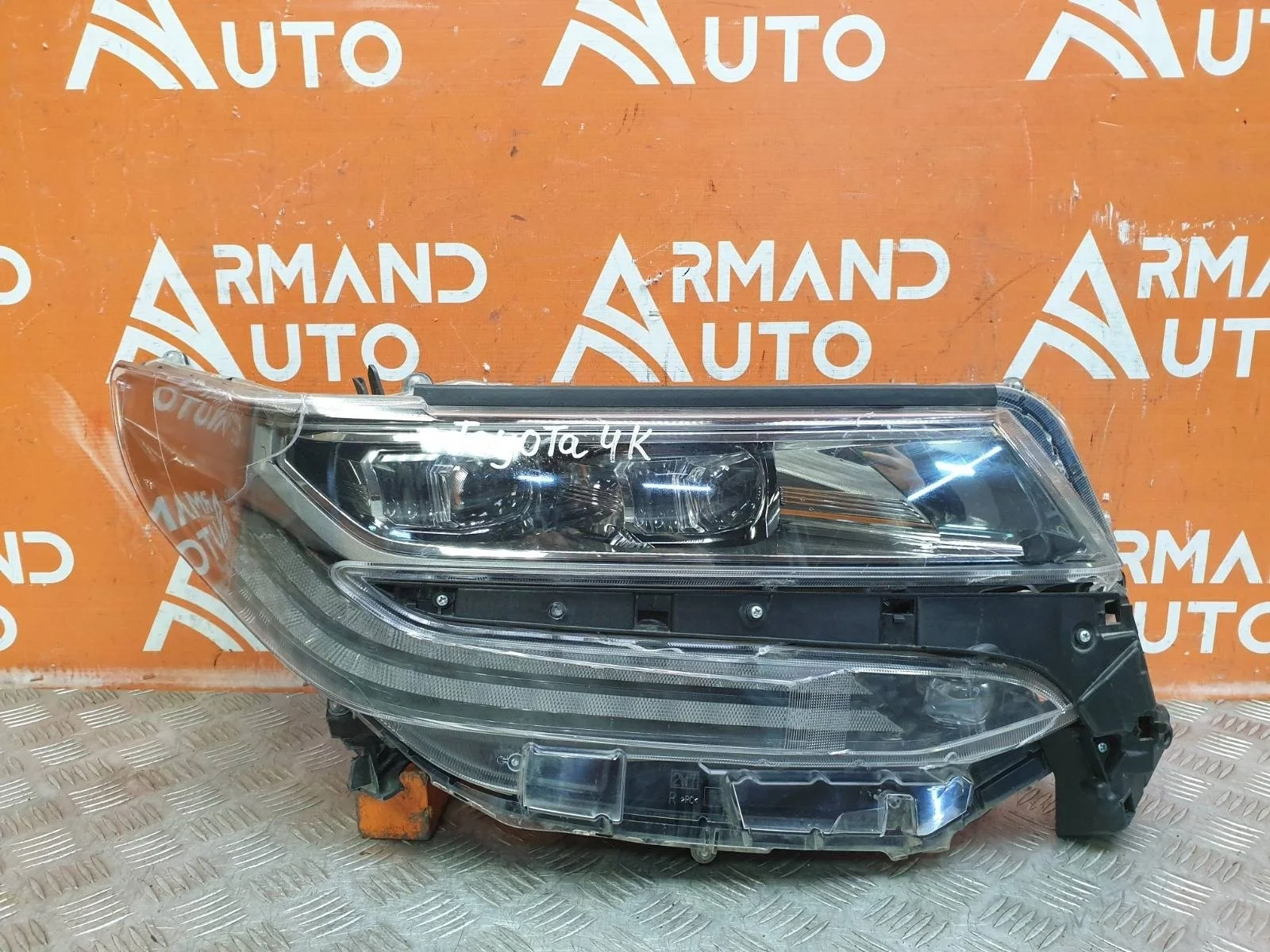 Фара Toyota Alphard 2017-нв 3