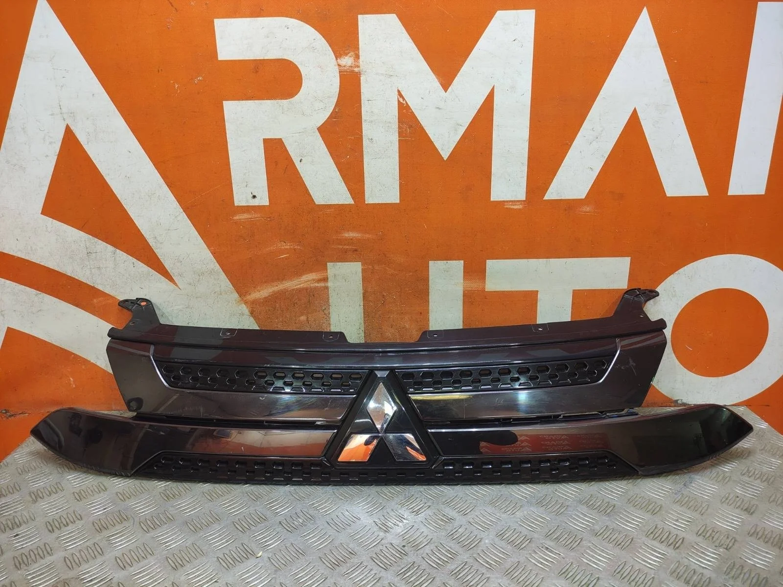 Решетка радиатора MItsubishi Outlander 2018-нв 3