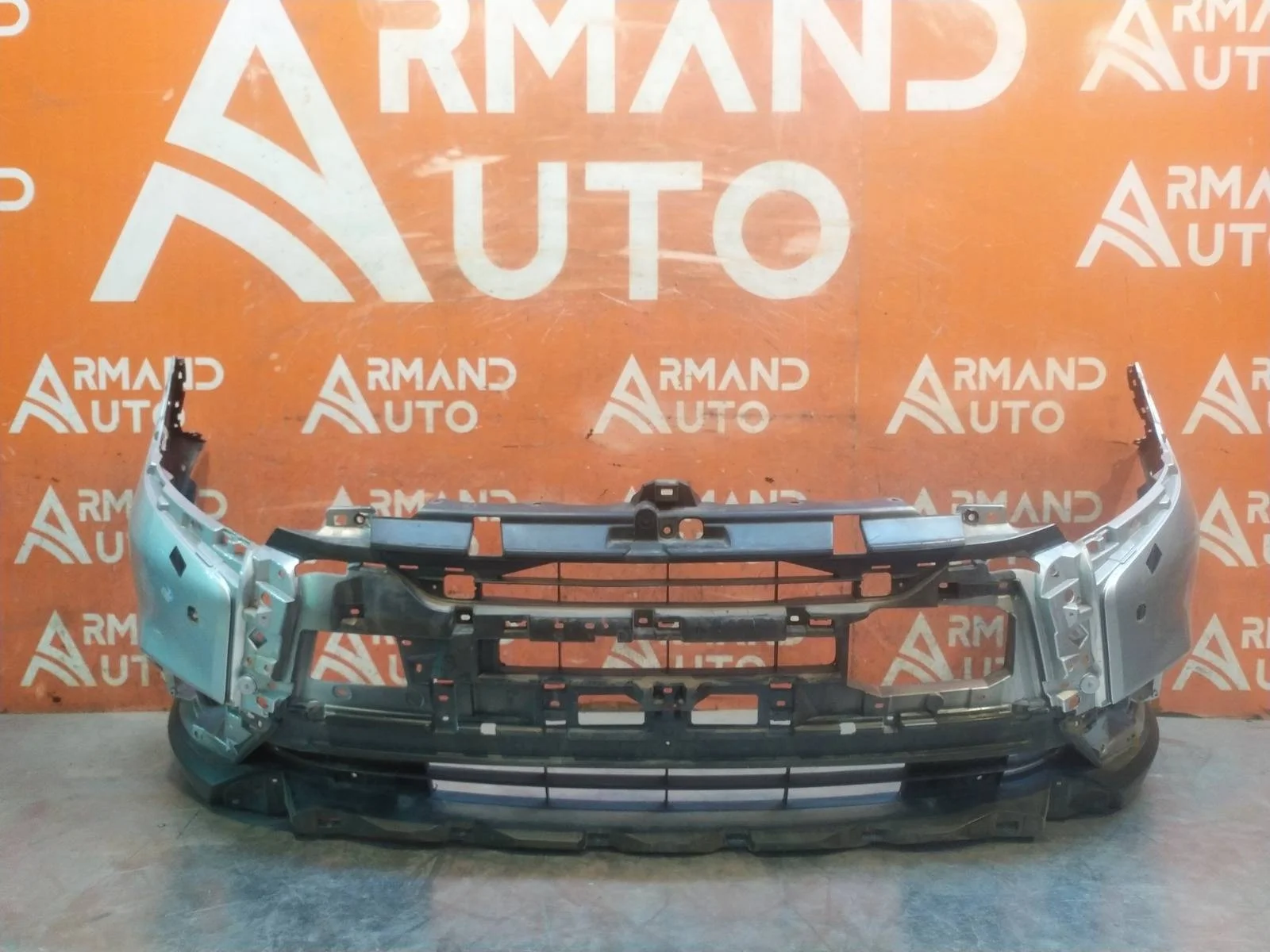 Бампер MItsubishi Outlander 2018-нв 3