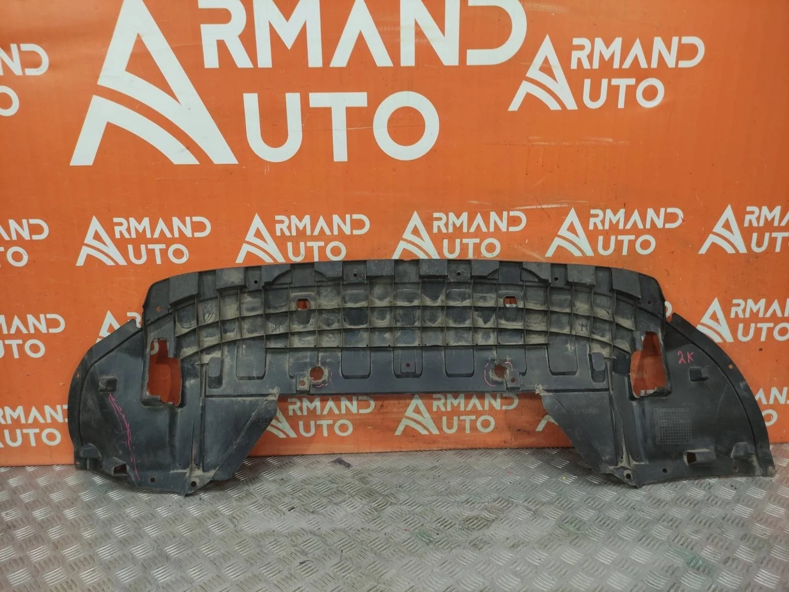 Пыльник бампера Mitsubishi Outlander 2012-нв 3