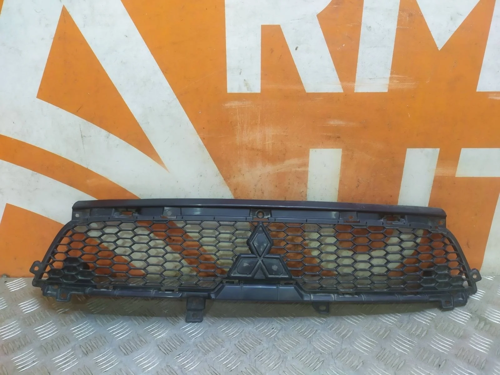 Решетка радиатора MItsubishi Outlander 2009-2013 XL