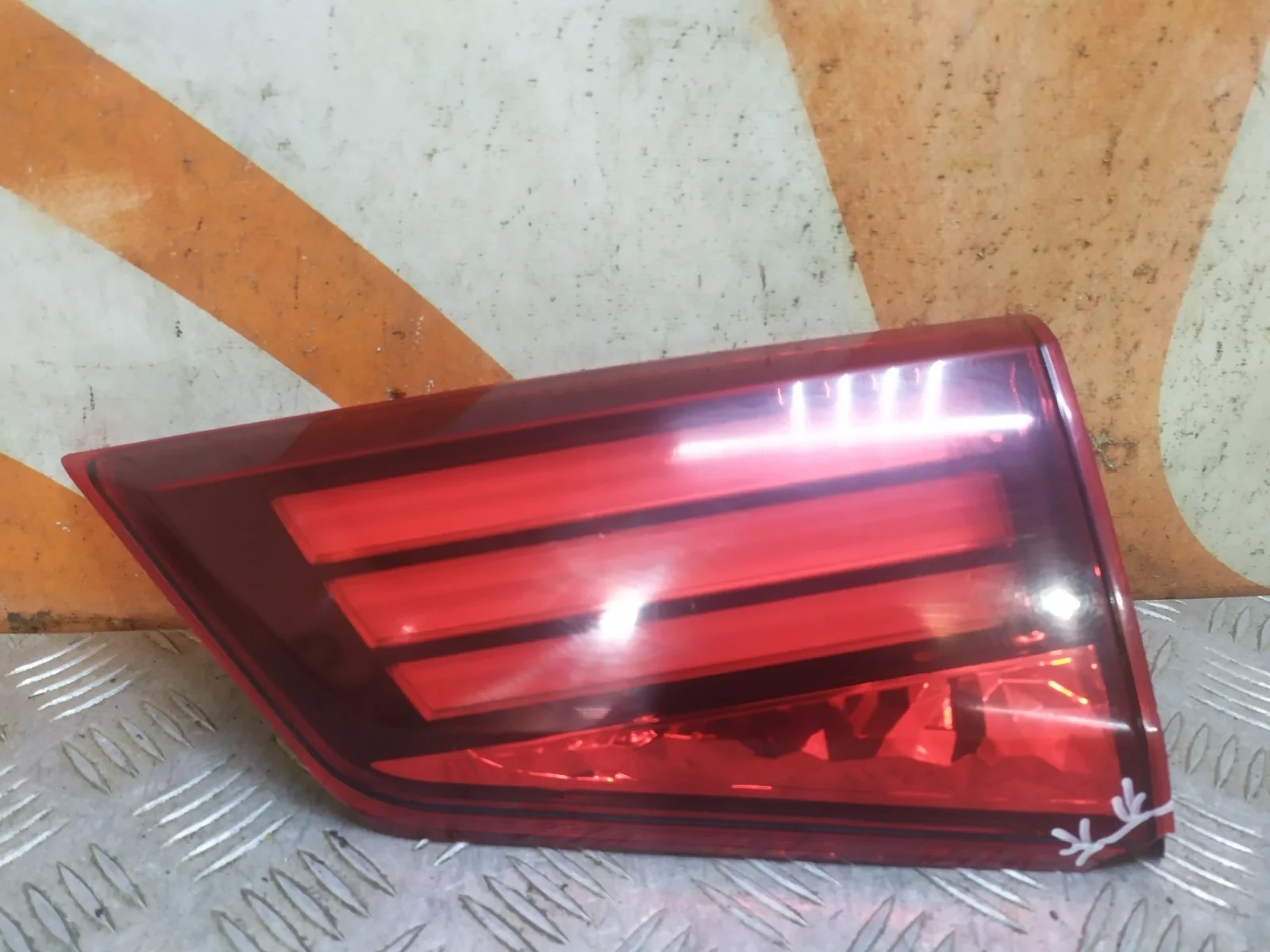 Фонарь внутренний Mitsubishi Outlander 2015-нв 3