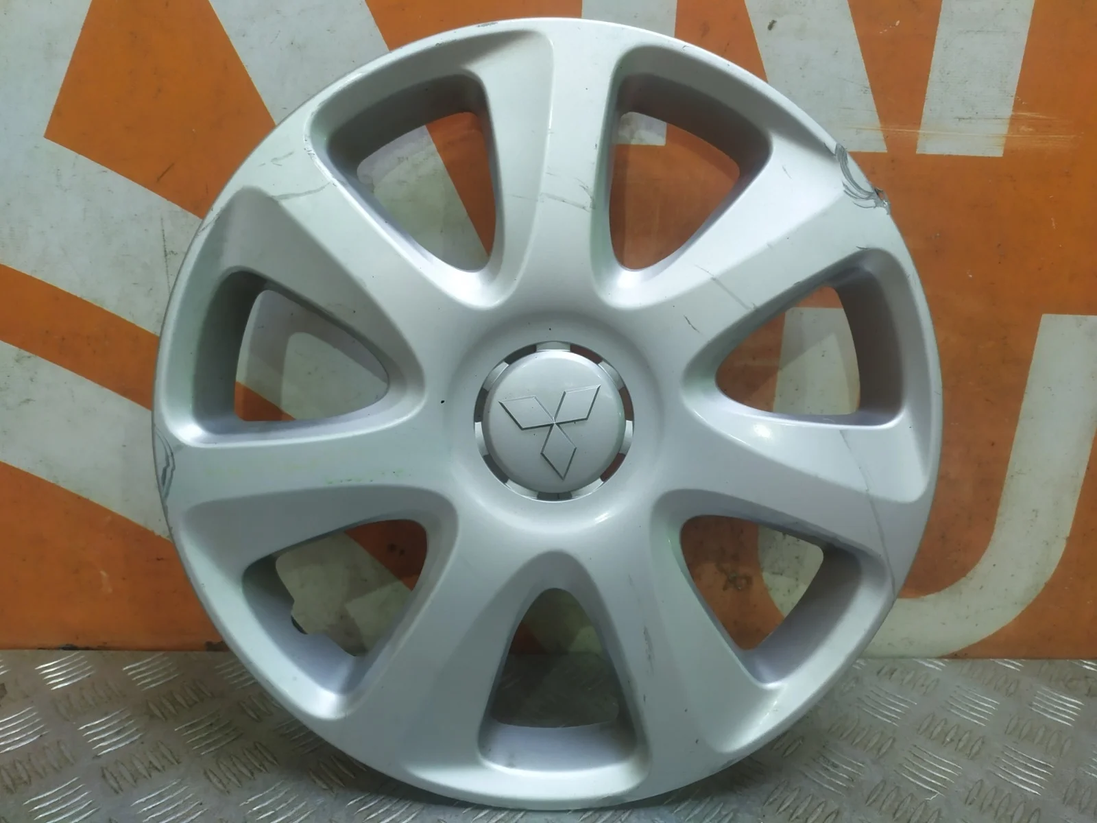 Колпак Mitsubishi Outlander 3