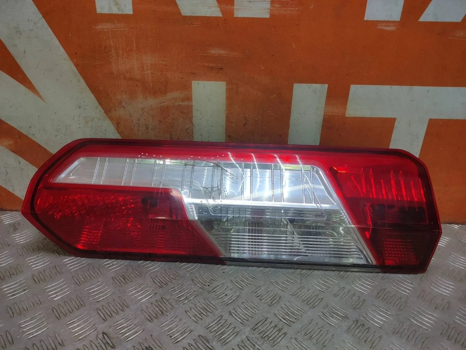 Фонарь Ford Transit 2014-нв 7 TTG