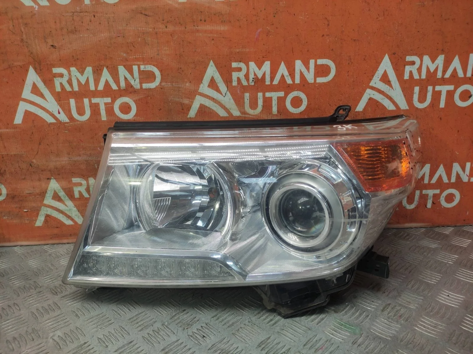Фара Toyota Land Cruiser 2012-2015 200