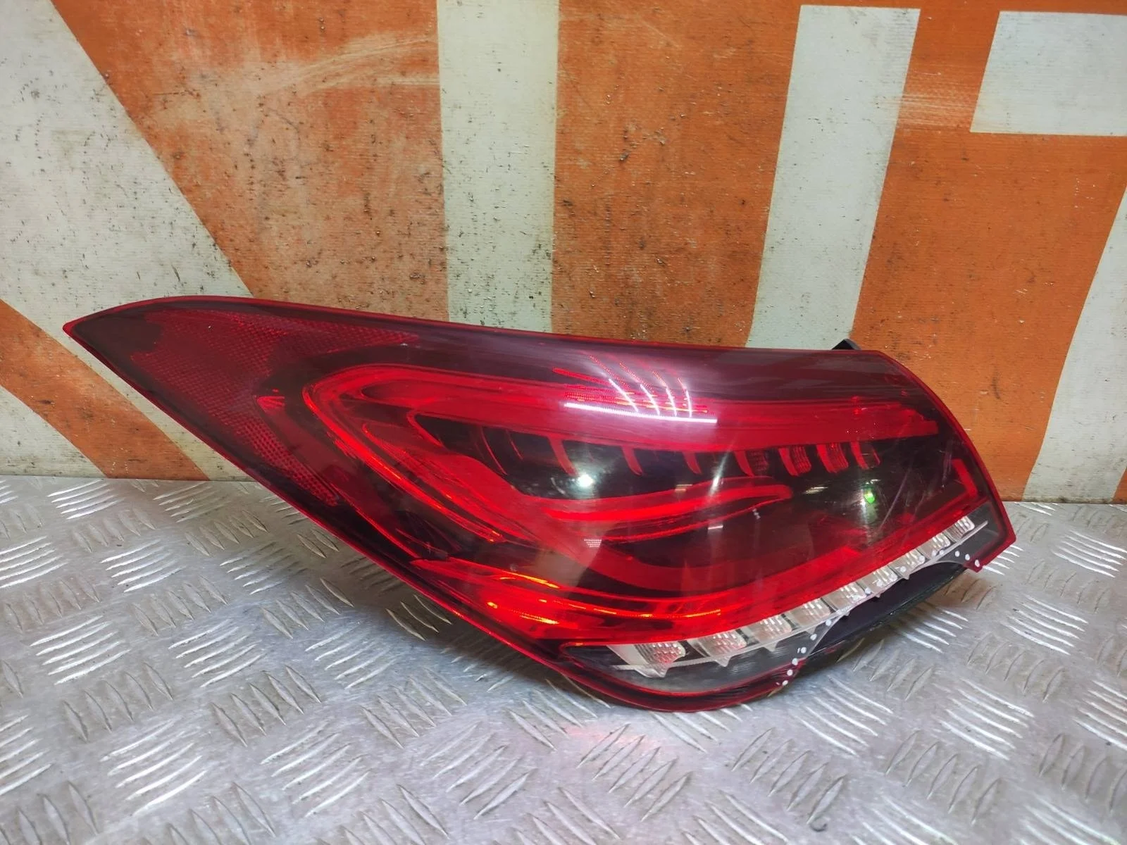Фонарь внешний Mercedes CLA-Class 2019-нв C118