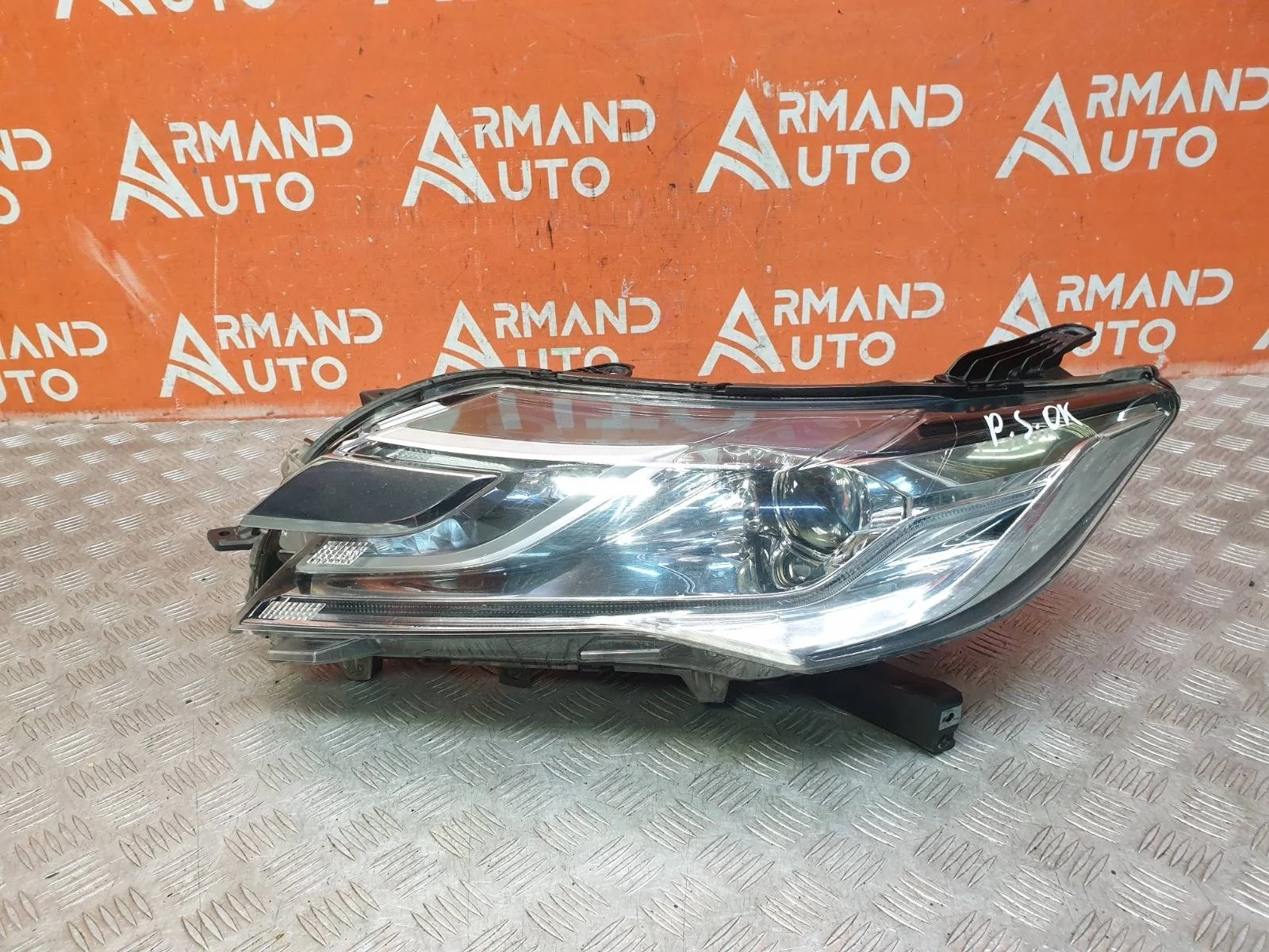 Фара Mitsubishi Pajero Sport 2015-2021 3
