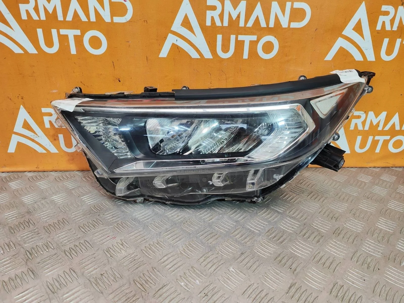 Фара Toyota RAV4 2018-нв 5 XA50