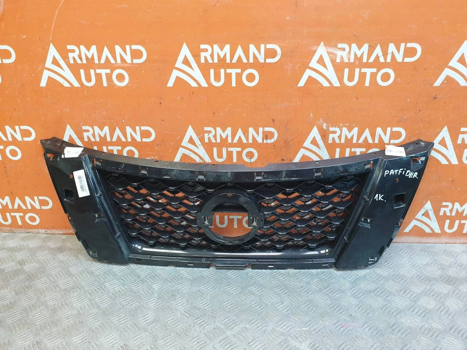 Решетка радиатора Nissan Pathfinder 2012-2017 4 R52