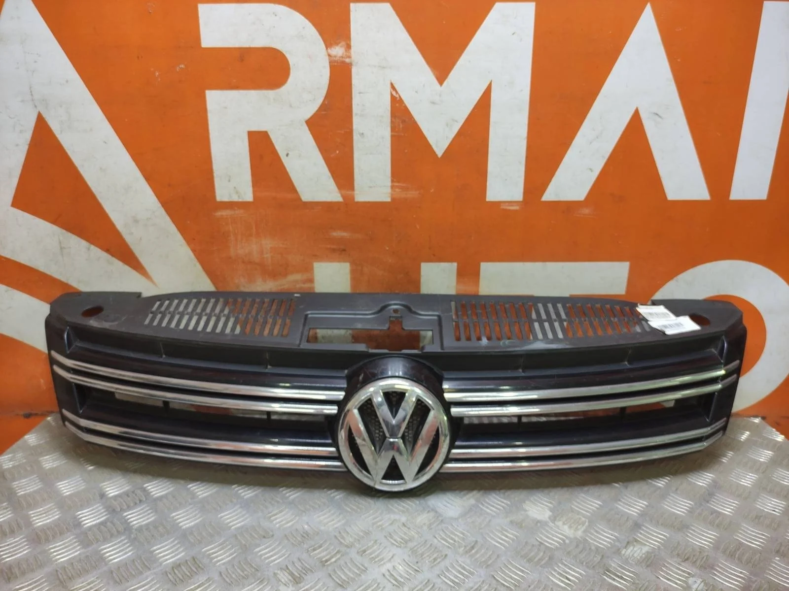 Решетка радиатора Volkswagen Tiguan 2011-2016