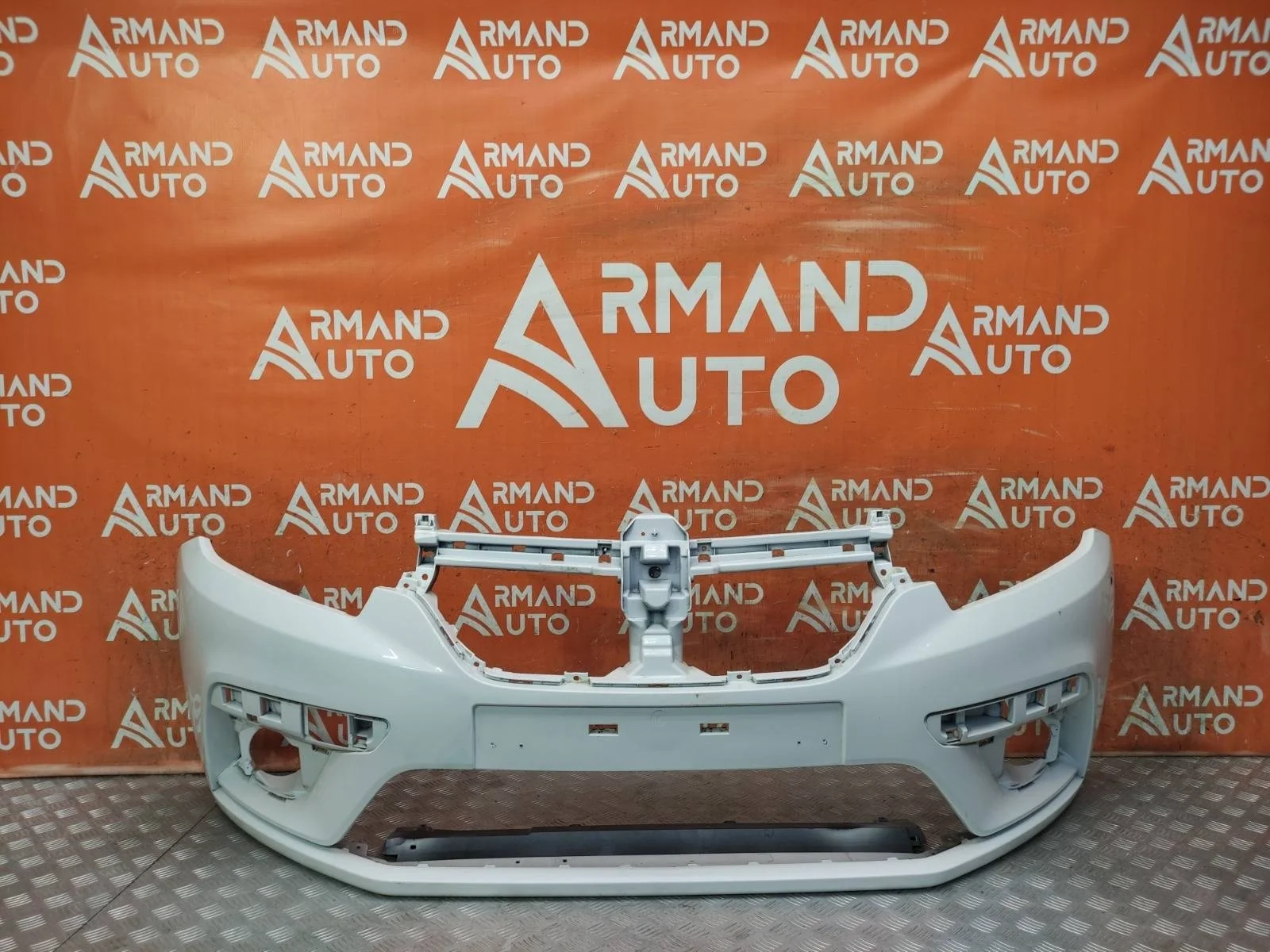 Бампер Renault Logan 2018-2022