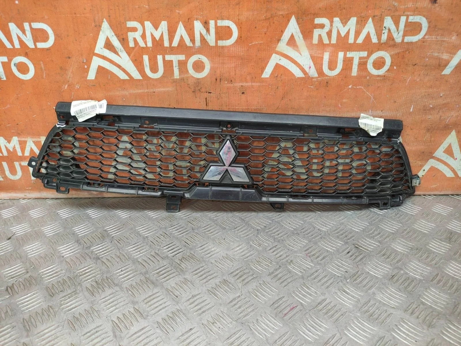 Решетка радиатора Mitsubishi Outlander 2009-2013 XL