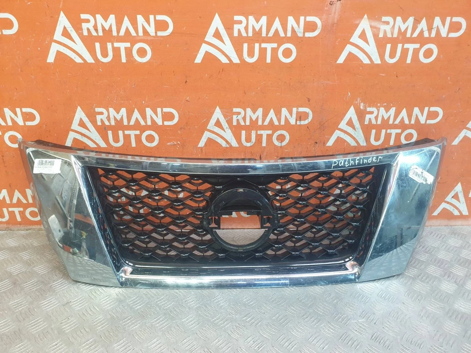 Решетка радиатора Nissan Pathfinder 2012-2017 4 R52