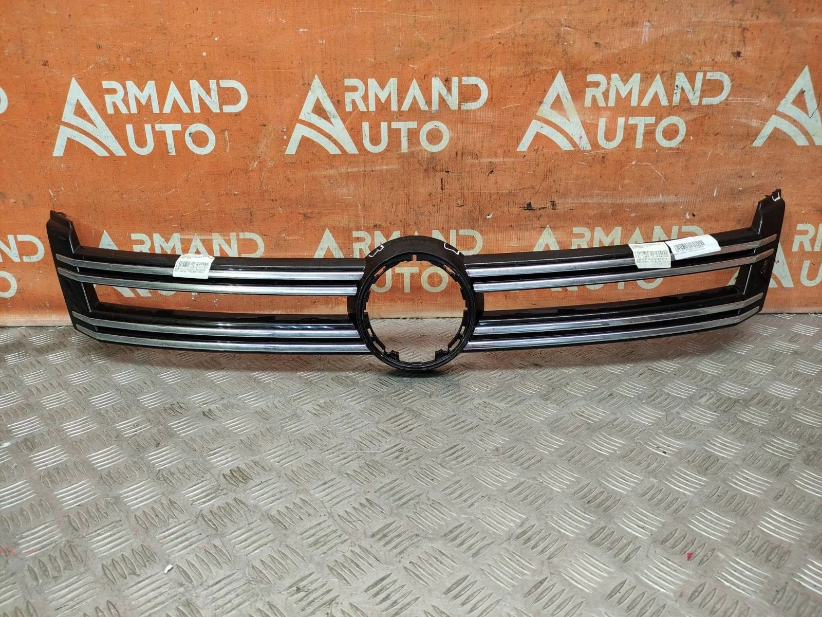 Накладка решетки радиатора Volkswagen Tiguan 2011-2016