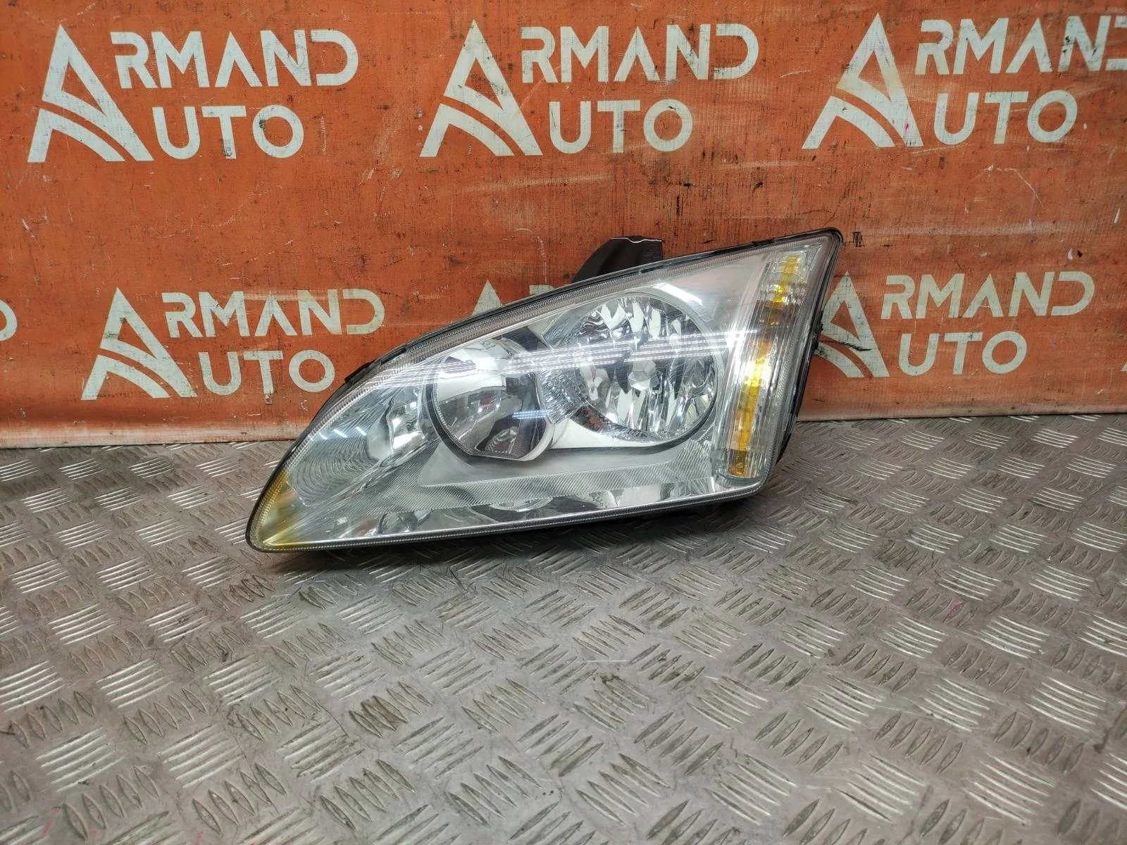 Фара Ford Focus 2005-2008