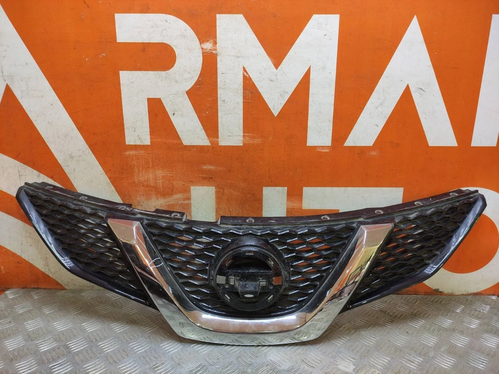 Решетка радиатора Nissan Qashqai 2013-2019 j11