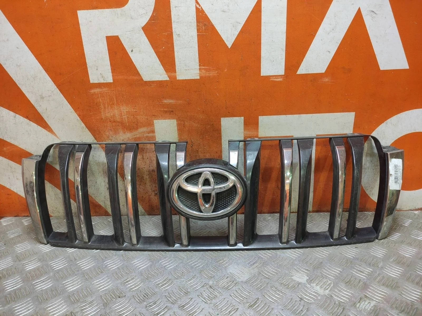 Решетка радиатора TOYOTA Land Cruiser Prado 2009-2013 150