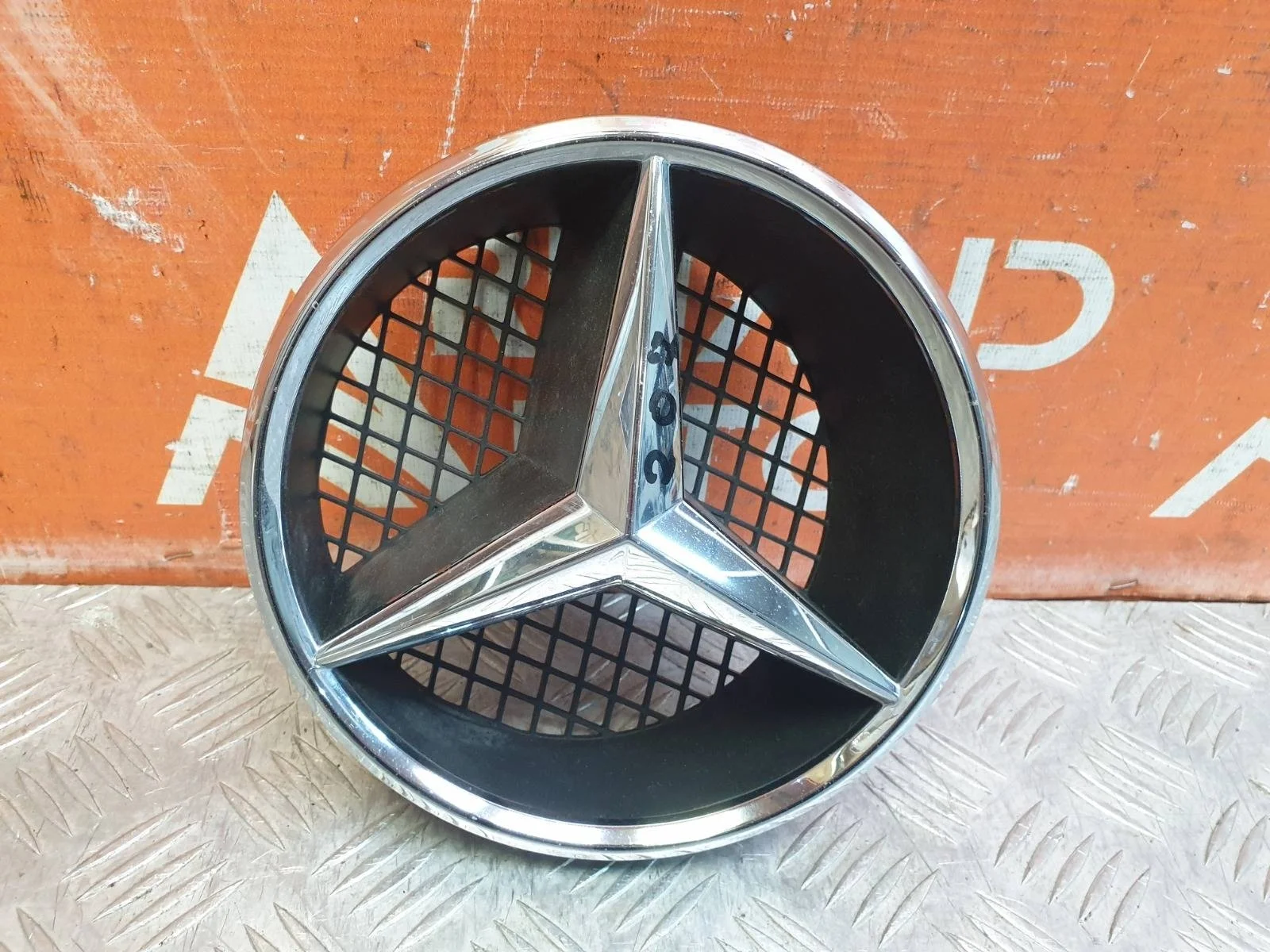 Эмблема Mercedes -Class 2006-2011 W204