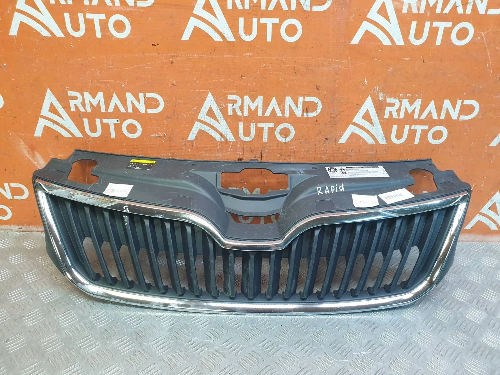 Решетка радиатора SKODA Rapid 2014-2020