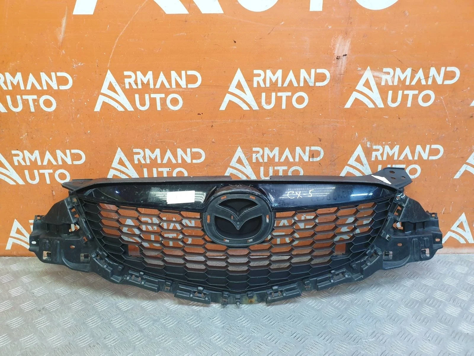 Решетка радиатора Mazda CX-5 2011-2015