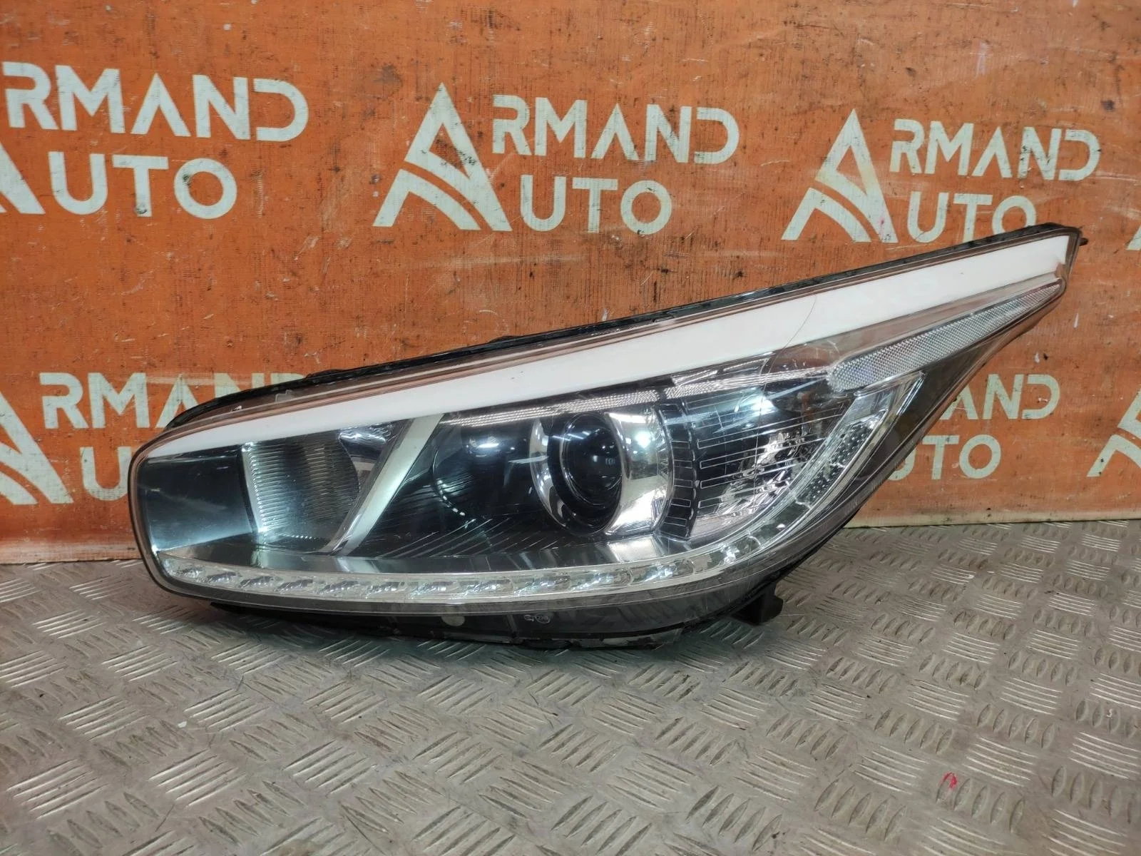 Фара Kia Ceed 2012-2018 JD