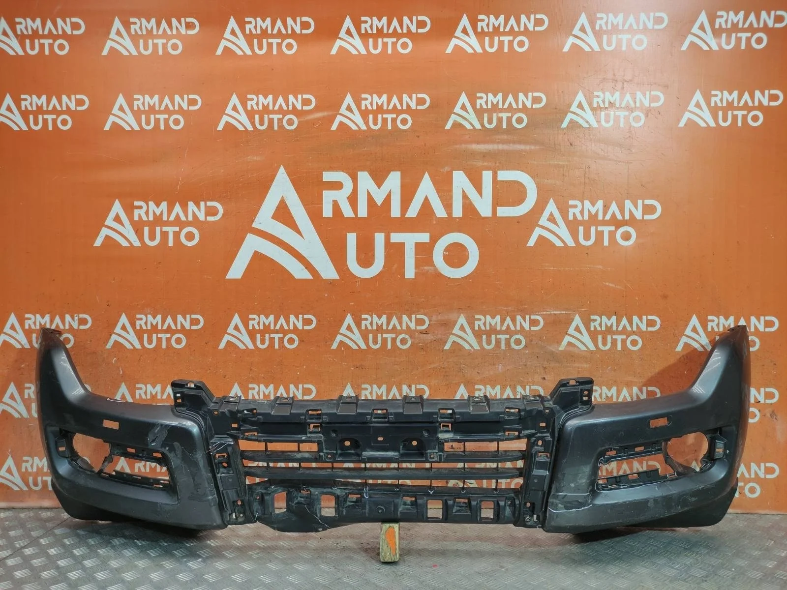 Бампер Mitsubishi Pajero 2014-нв
