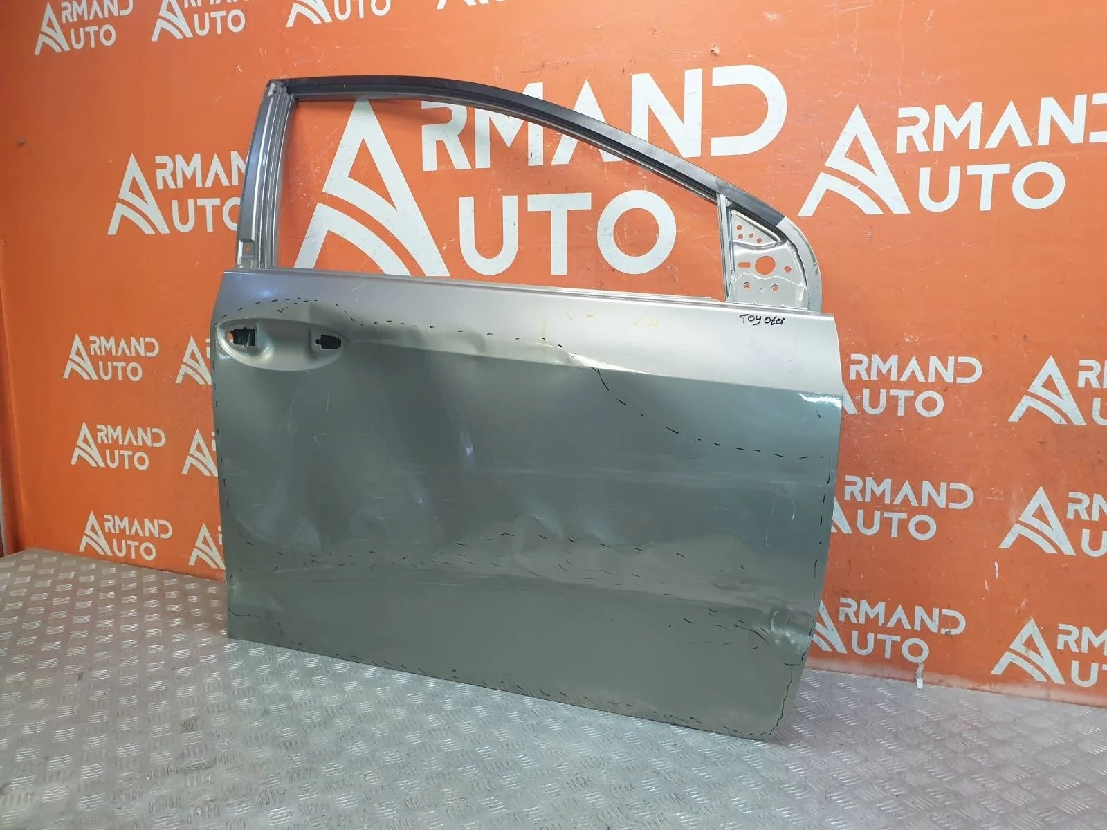 Дверь Toyota Corolla 2012-2019 11 E180