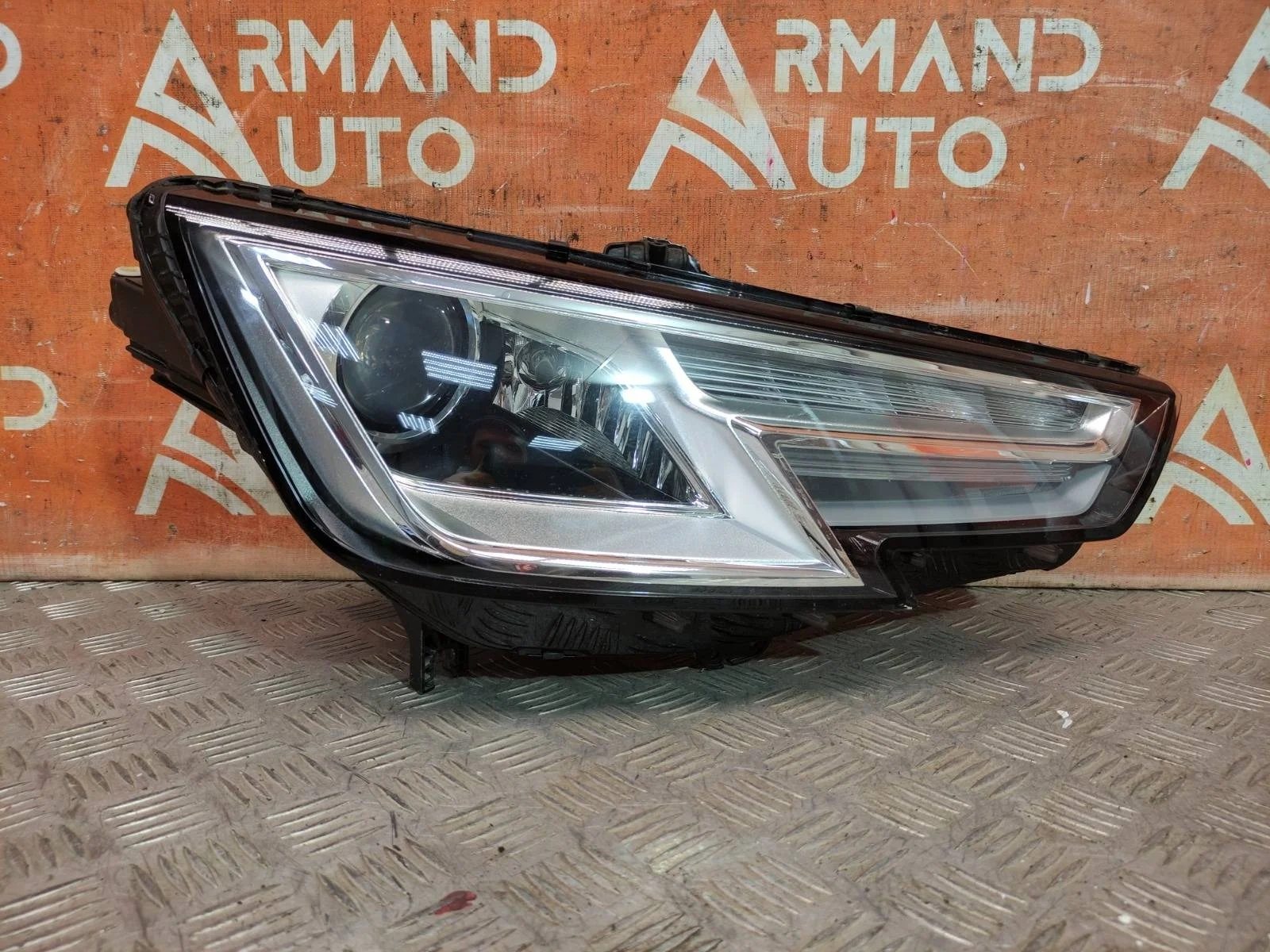 Фара Audi A4 2015-2020 B9