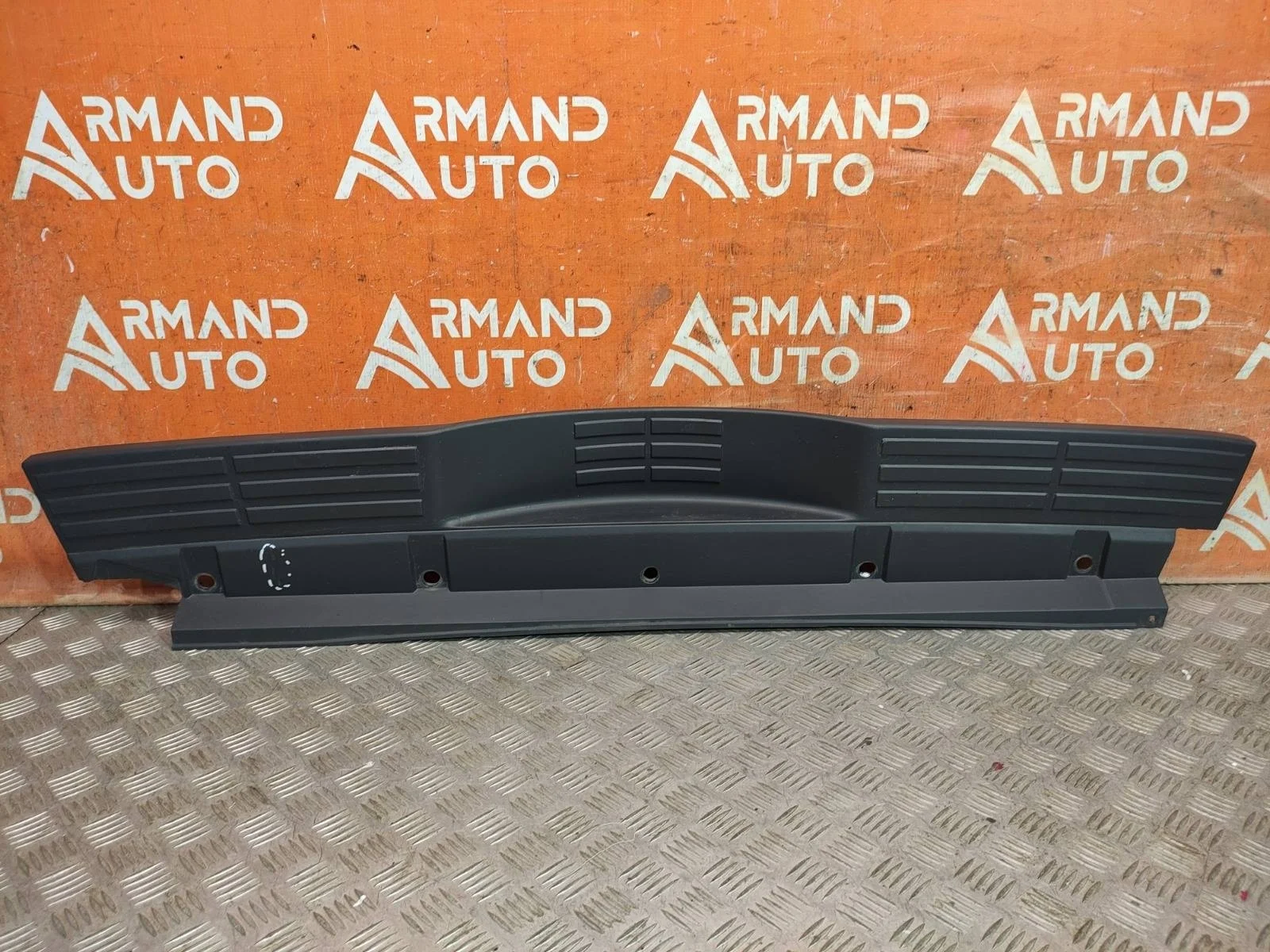 Накладка бампера верхняя Mitsubishi Pajero 2006-нв 4