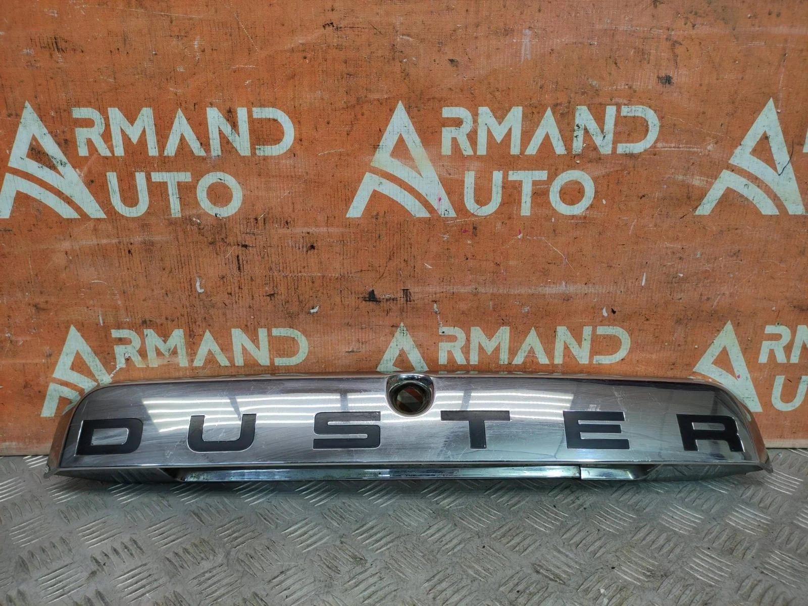 Накладка двери багажника Renault Duster 2010-2021