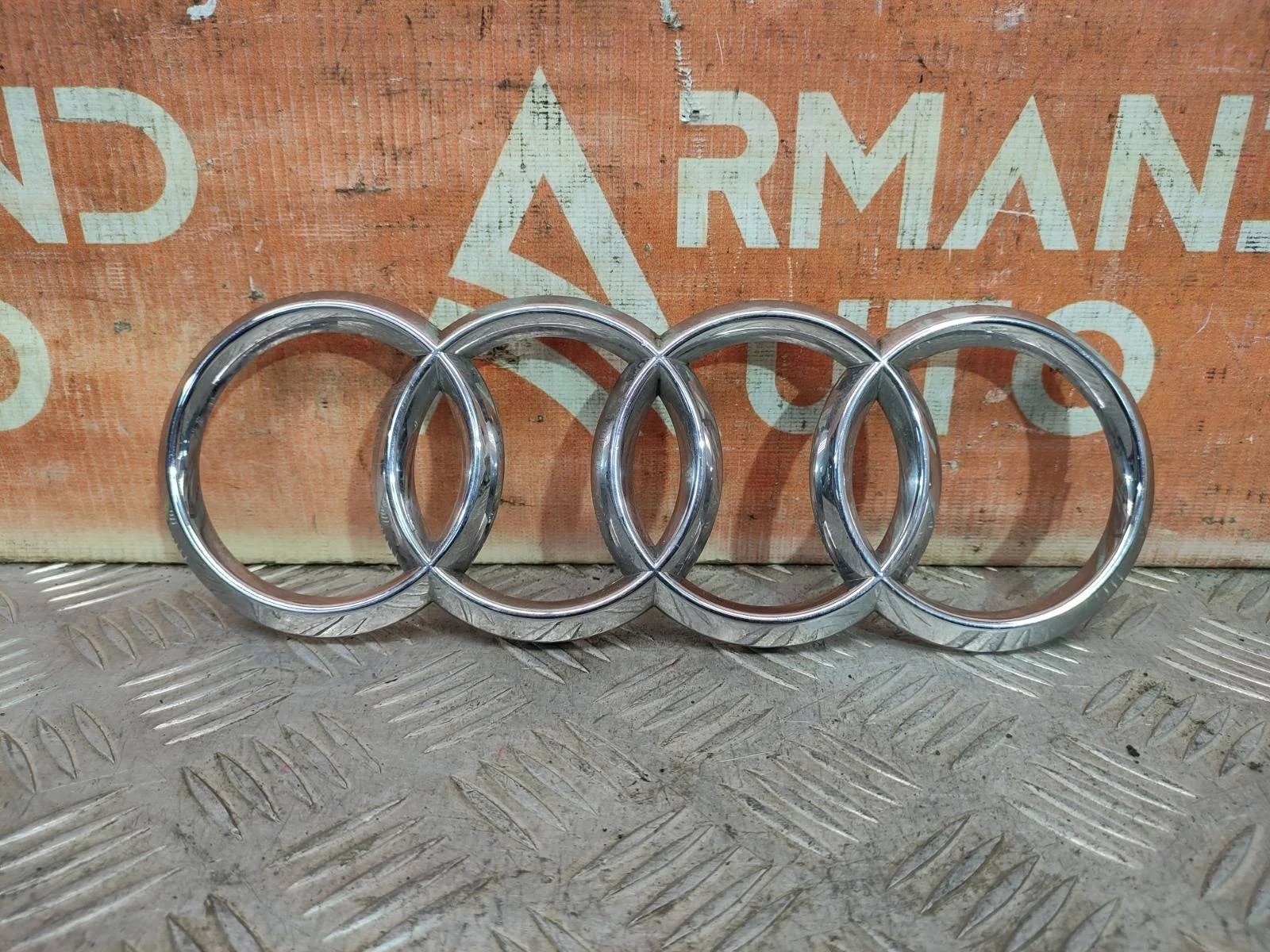 Эмблема Audi Q3 2011-2018 8U