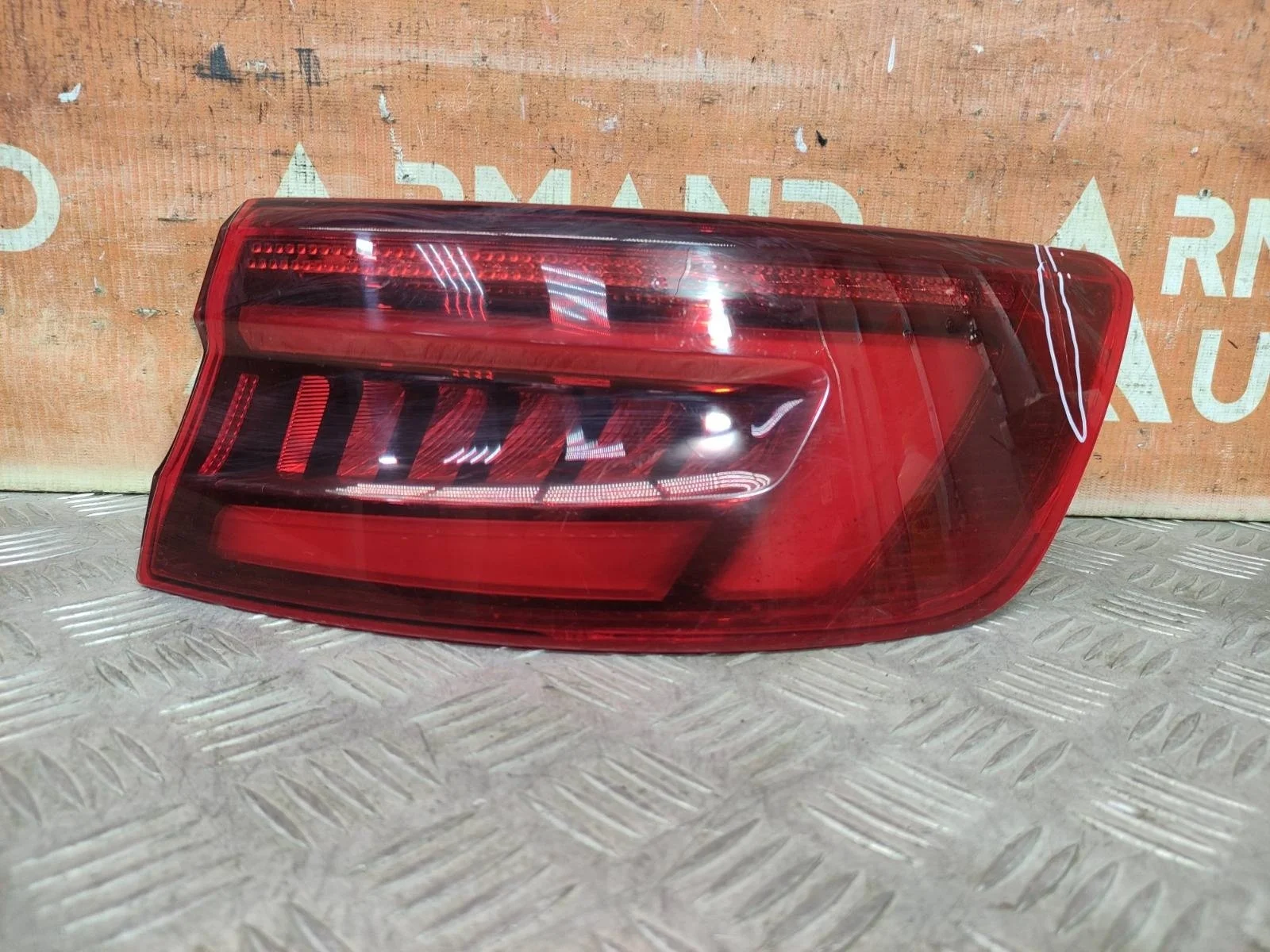 Фонарь внешний Audi A4 2017-2020 5 B9