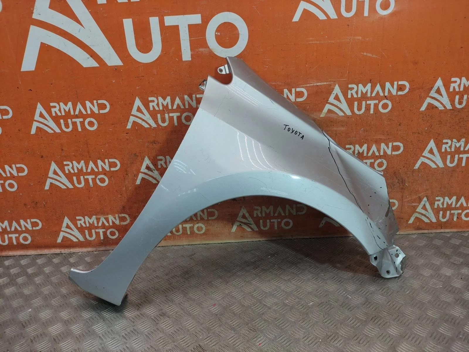 Крыло Toyota Corolla 2012-2019 11 E160 E170 E180