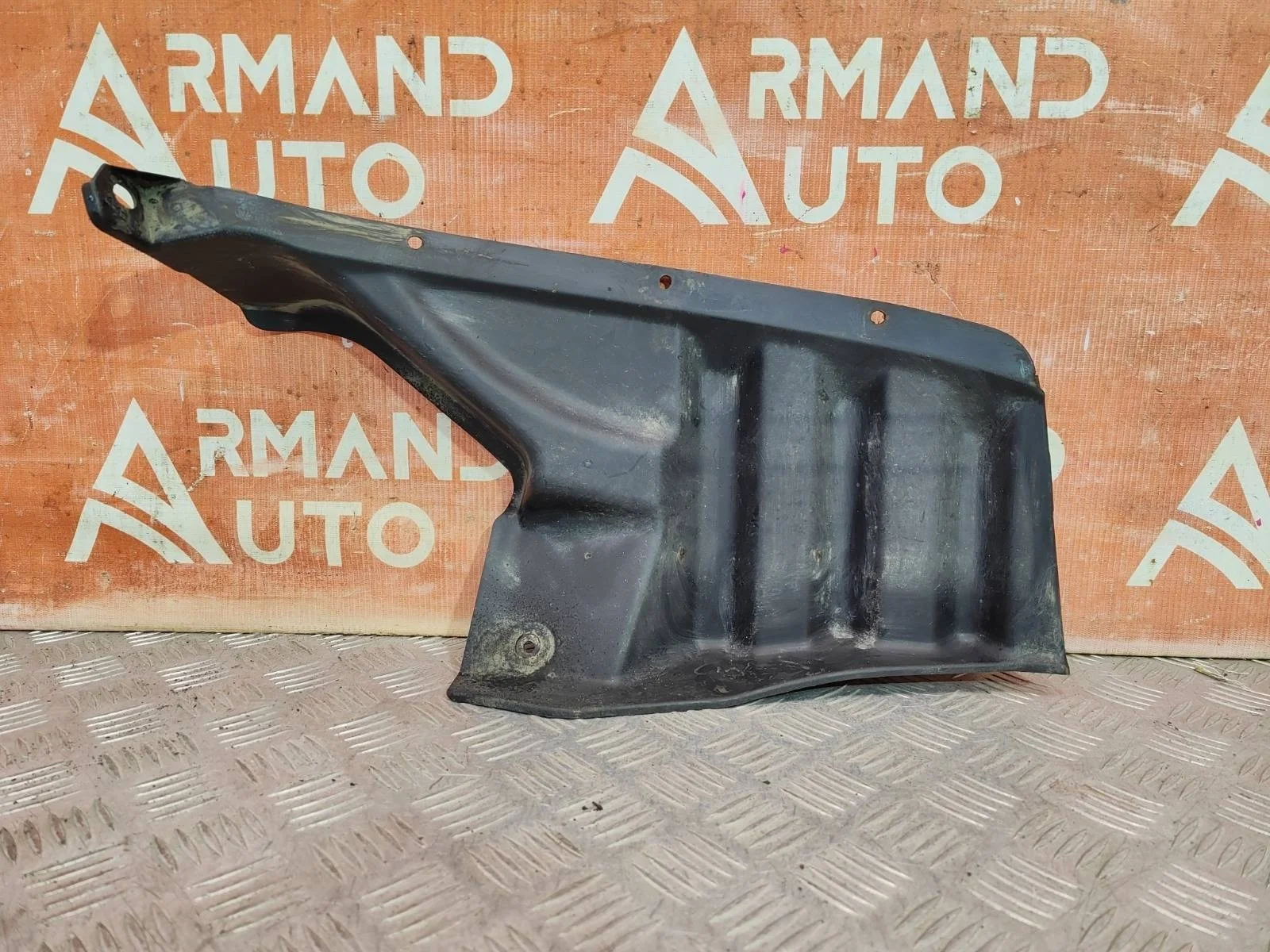 Подкрылок Mitsubishi Outlander 2012-нв 3