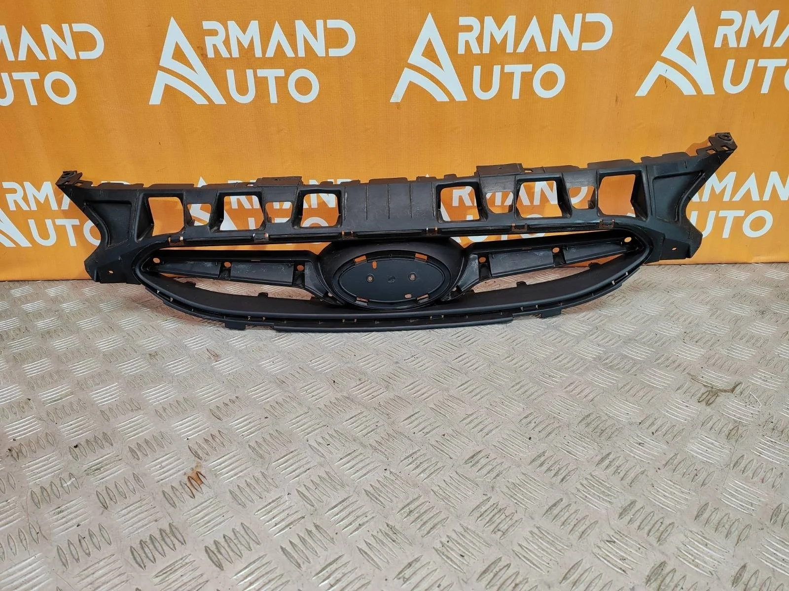 Решетка радиатора Hyundai Solaris 2010-2014