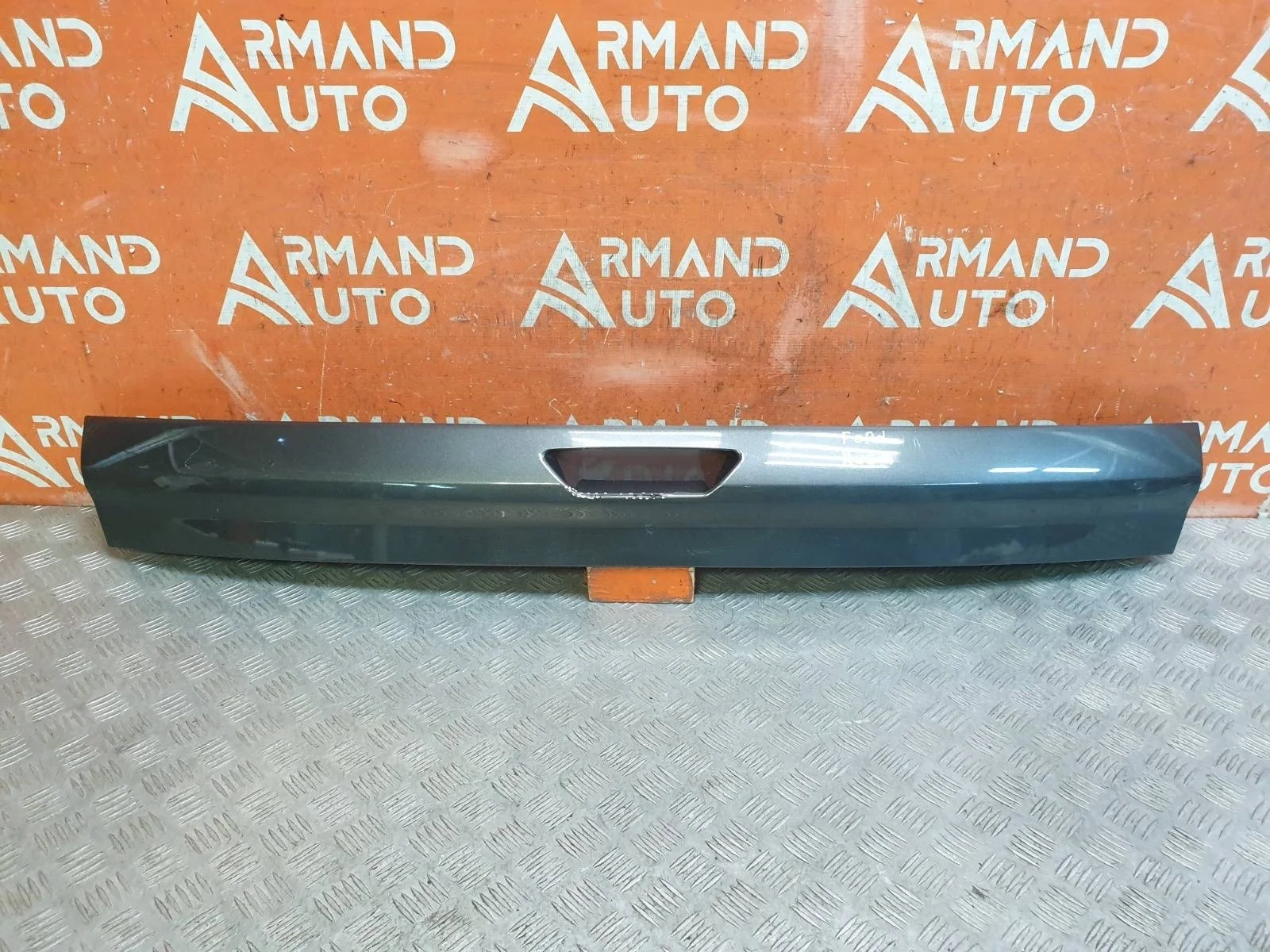 Накладка двери багажника Ford Kuga 2012-2019 CBS